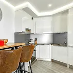 Ocean Garden With Seaview. Apartament