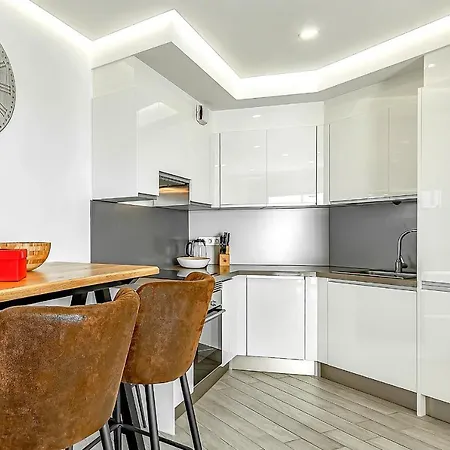 Ocean Garden With Seaview. Apartament