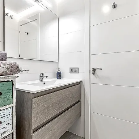 Ocean Garden With Seaview. Apartman